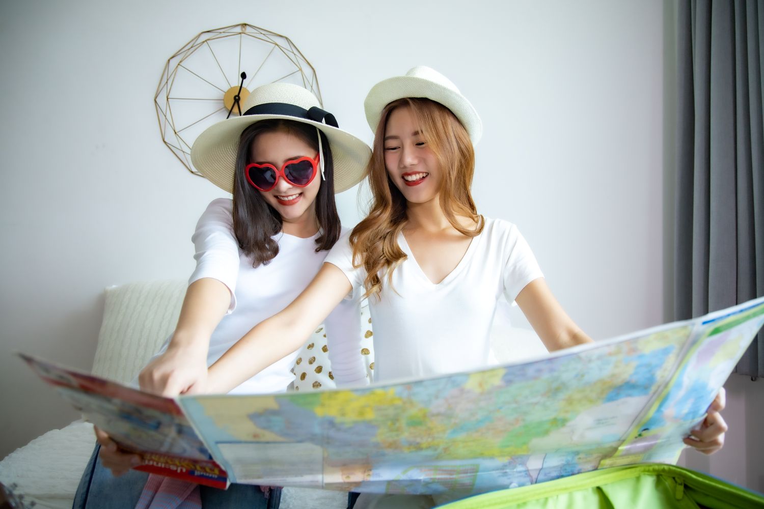 How to Travel Happily
